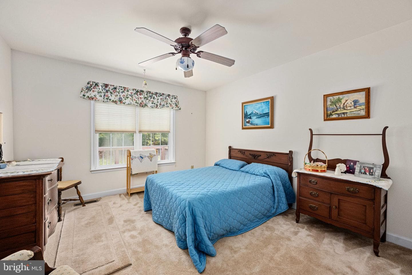 209 Edgemont Lane photo 28