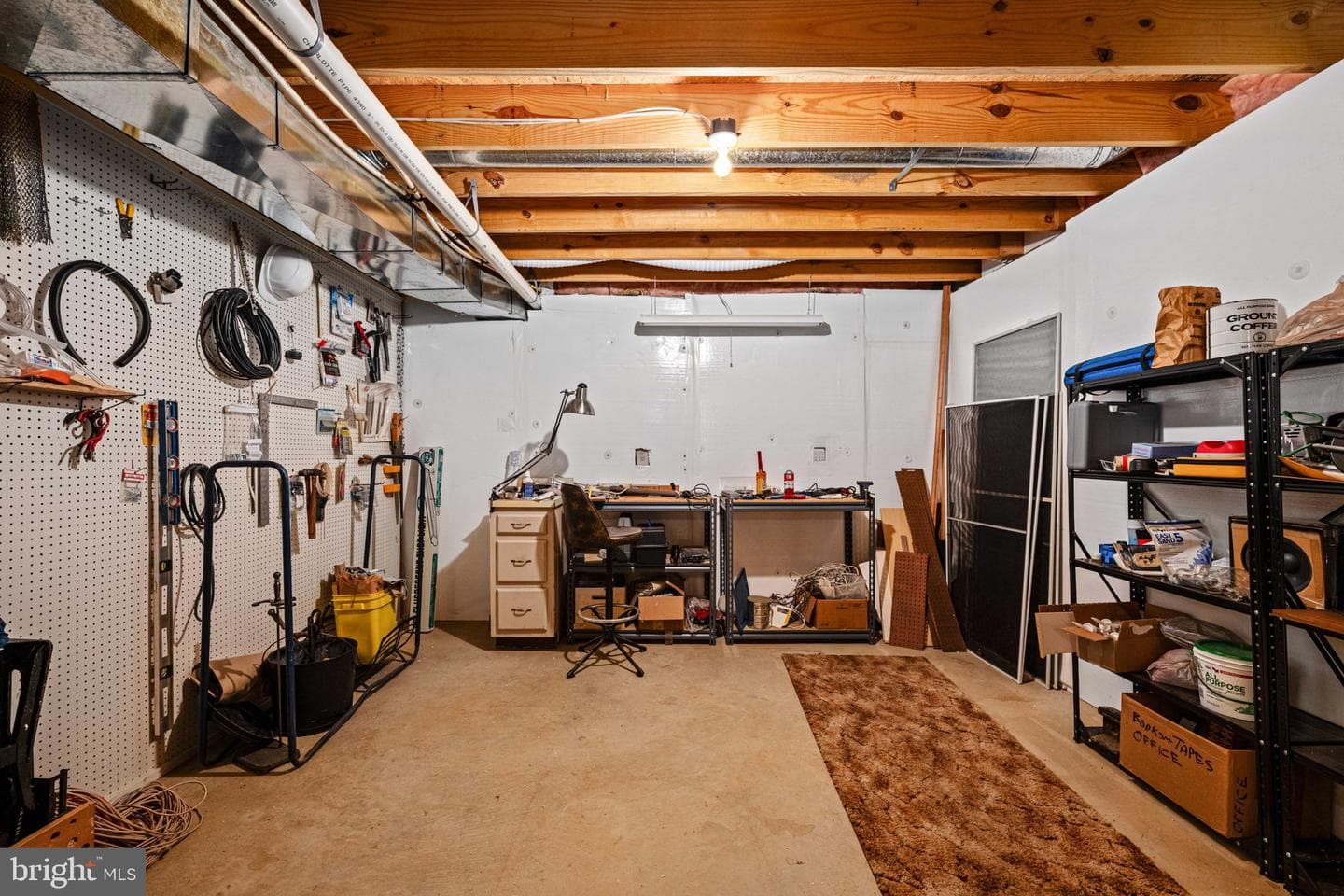 209 Edgemont Lane photo 34