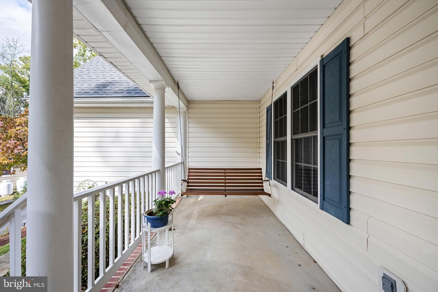 209 Edgemont Lane photo 4