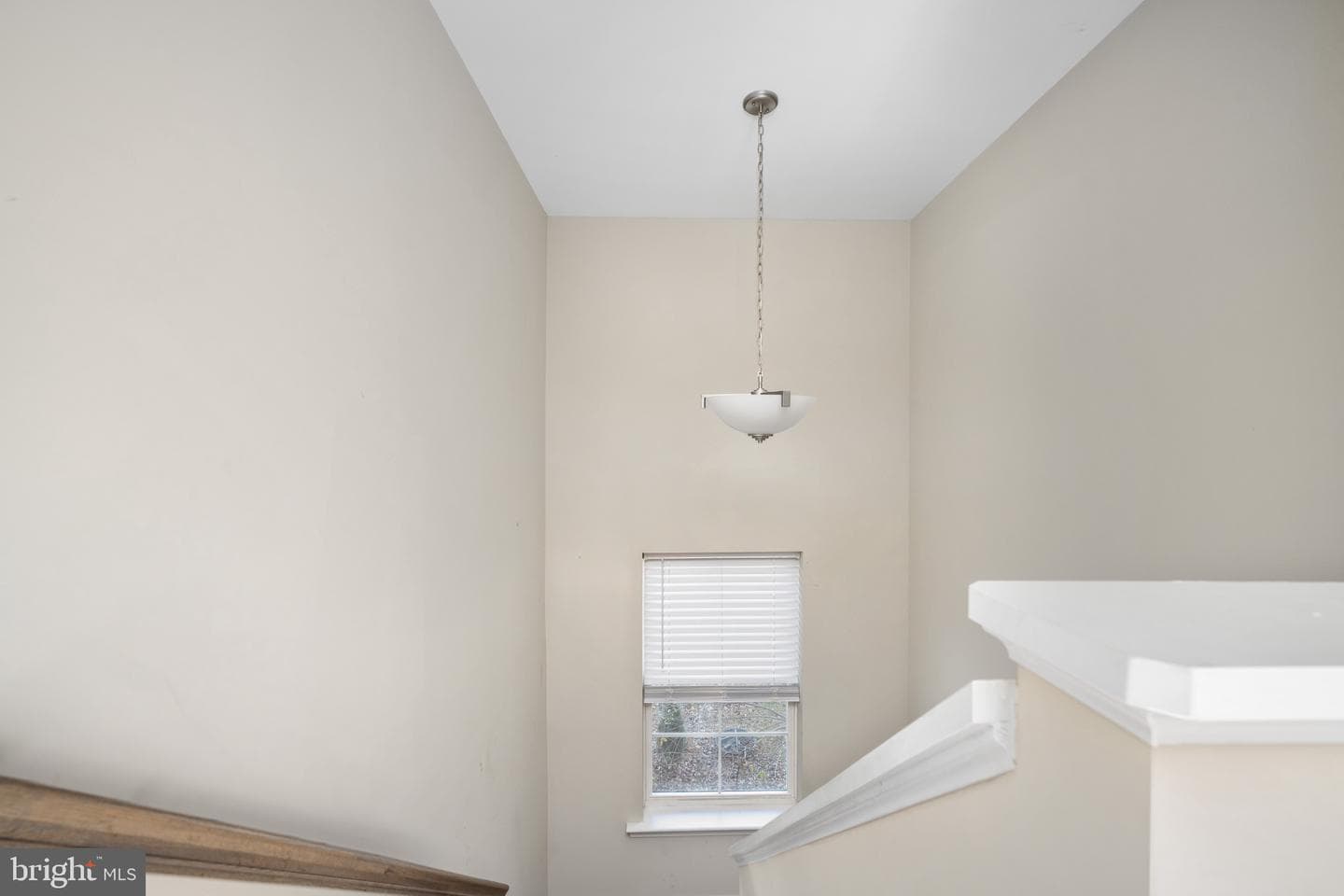 1002 Lakeview Pkwy photo 12