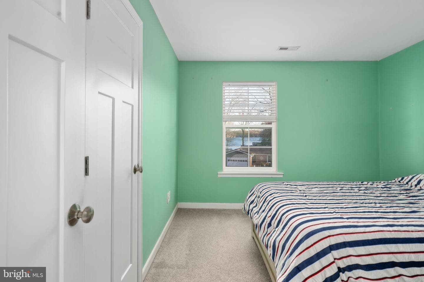 1002 Lakeview Pkwy photo 13
