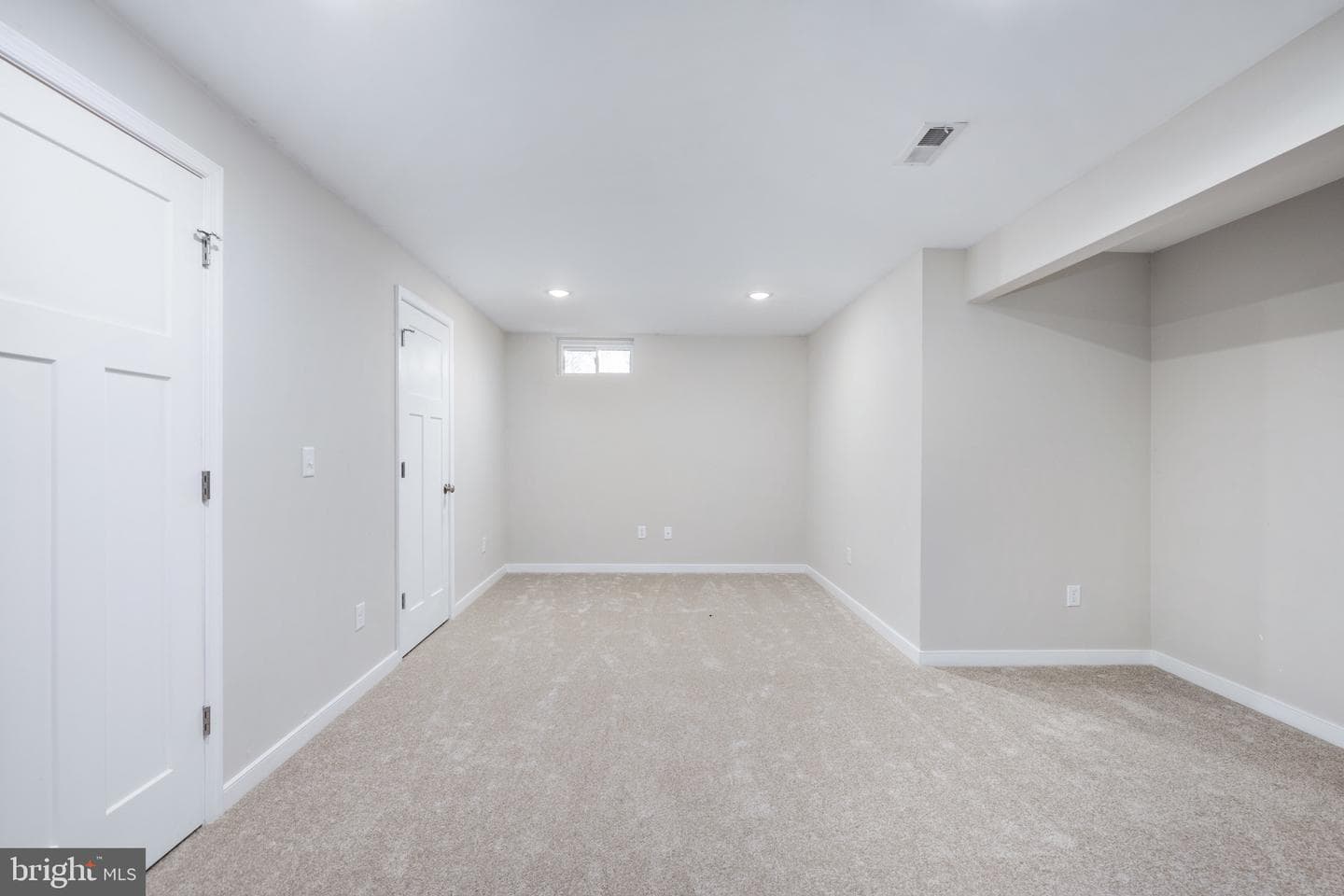 1002 Lakeview Pkwy photo 18