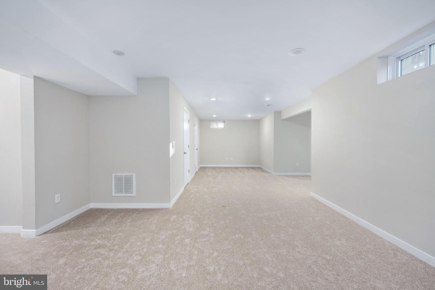 1002 Lakeview Pkwy photo 5
