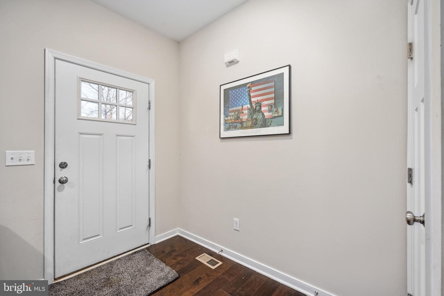 1002 Lakeview Pkwy photo 6