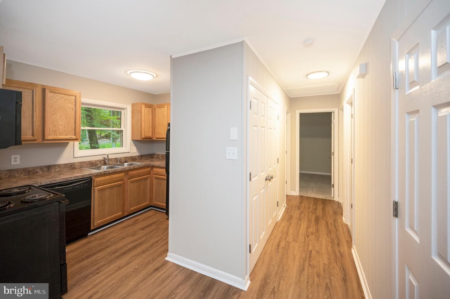 206 Stratford Circle photo 6