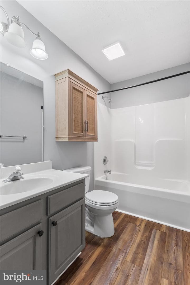104 Carlyle Court photo 26