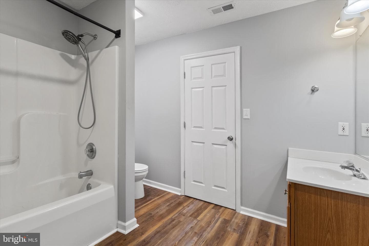 104 Carlyle Court photo 37