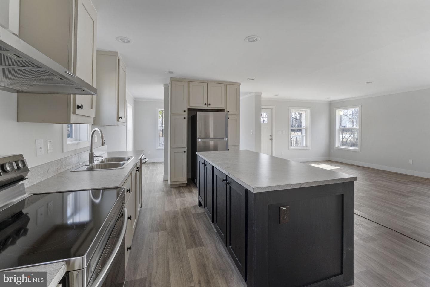 328 East Street photo 18
