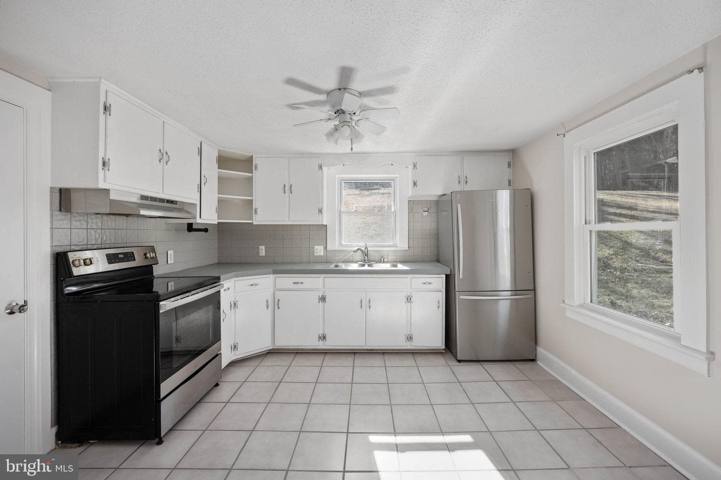 246 Berry Street photo 28
