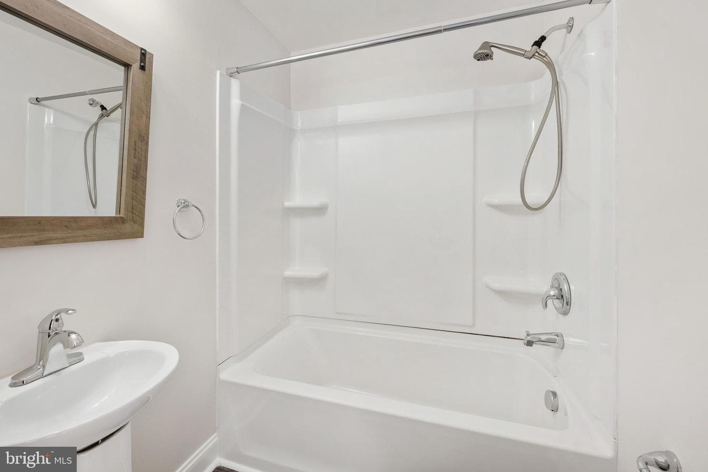 246 Berry Street photo 36