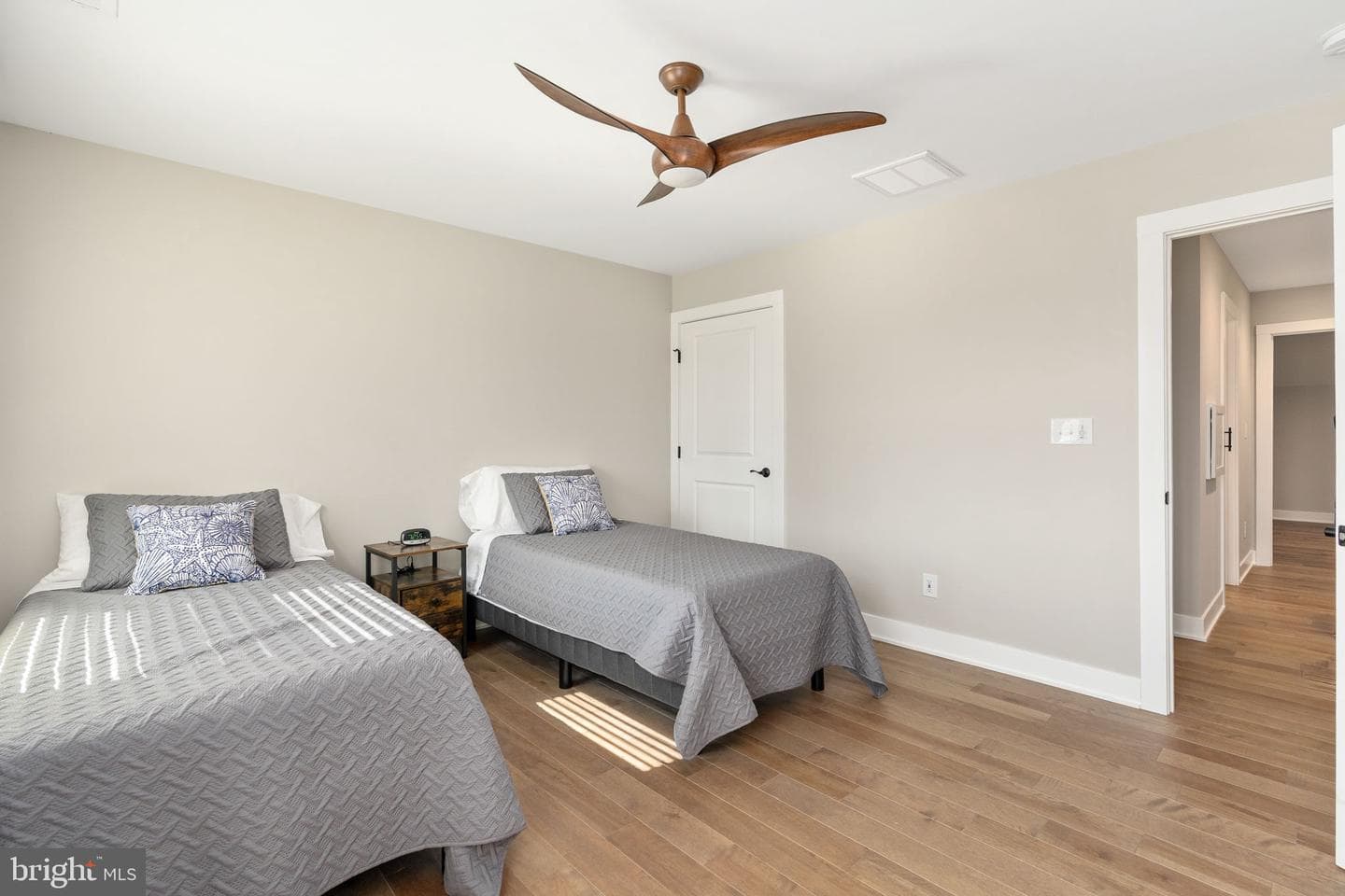 261 Washington Street photo 44