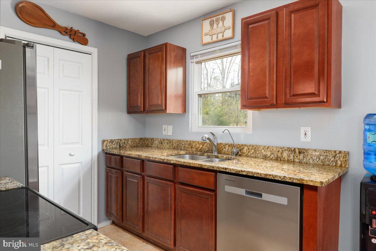 904 Lakeview Parkway photo 12