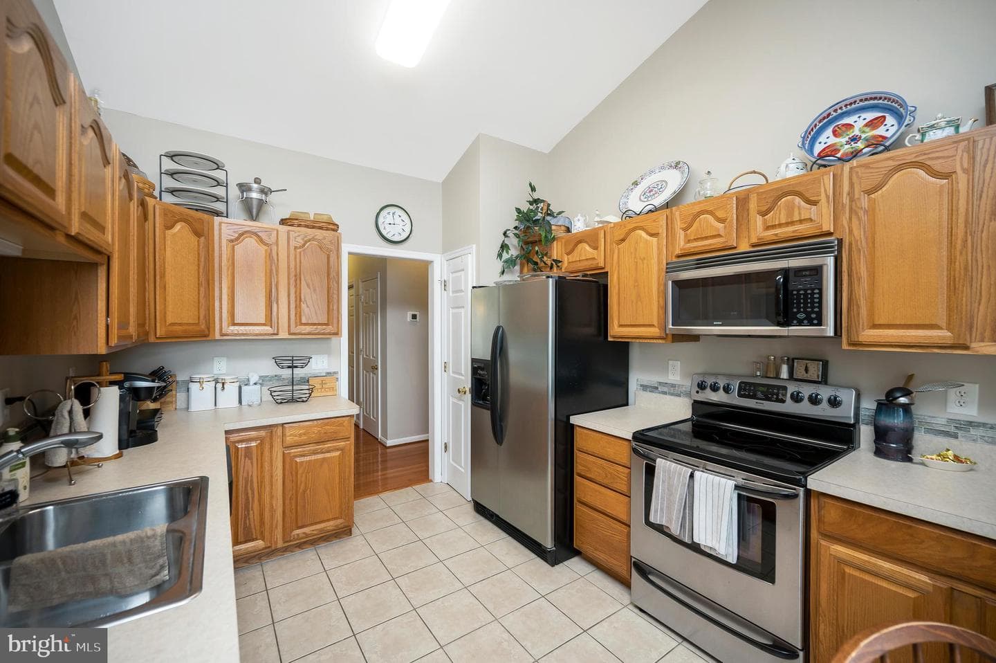 626 Cornwallis Avenue photo 16