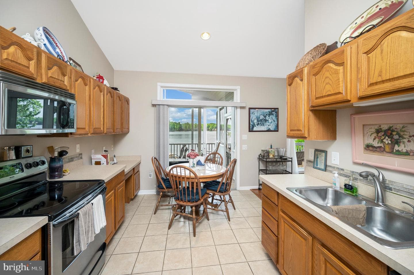 626 Cornwallis Avenue photo 20