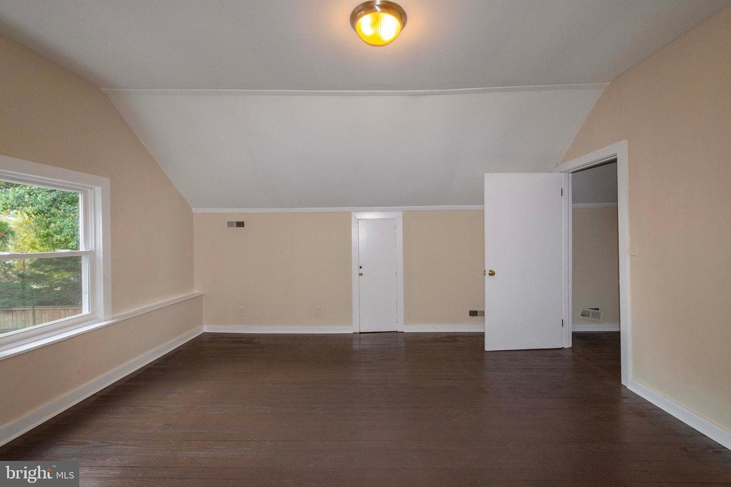 194 Morton St photo 37