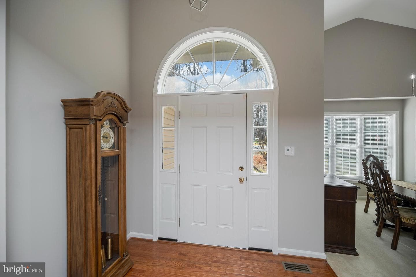550 Harrison Circle photo 4
