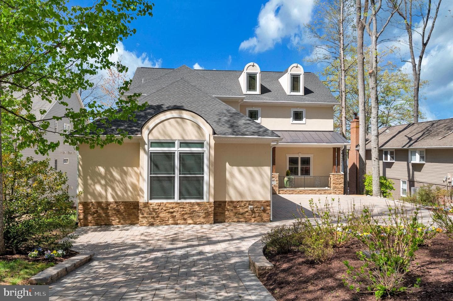 206 Madison Circle photo 5
