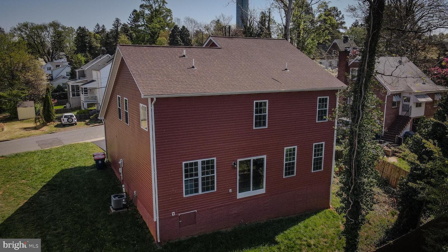 136 S Almond Street photo 43