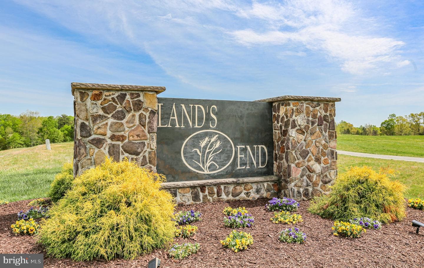 24646 Lands End Drive photo 2