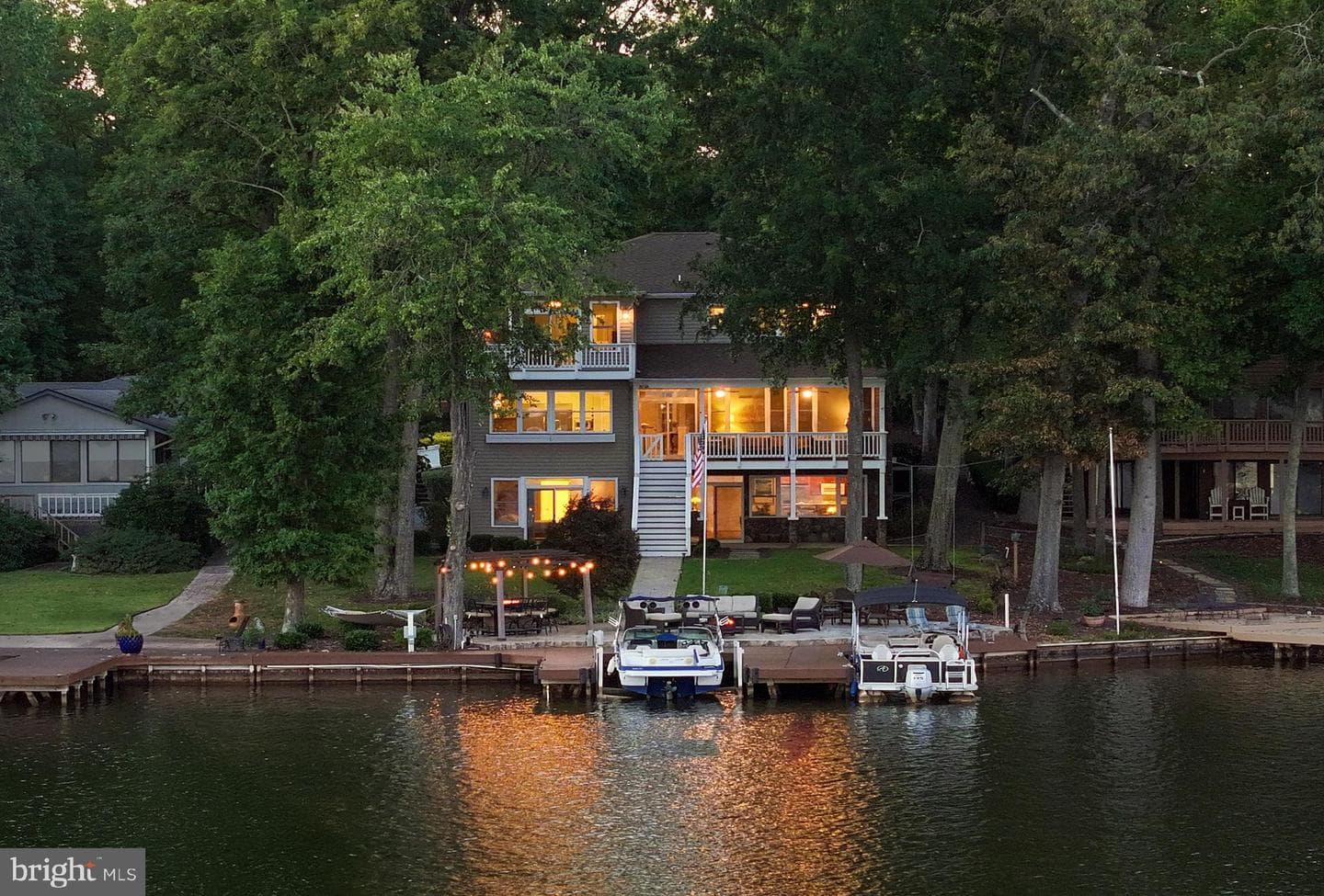 614 Cornwallis Avenue photo 85