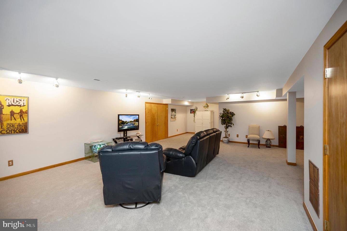 203 Limestone Lane photo 36
