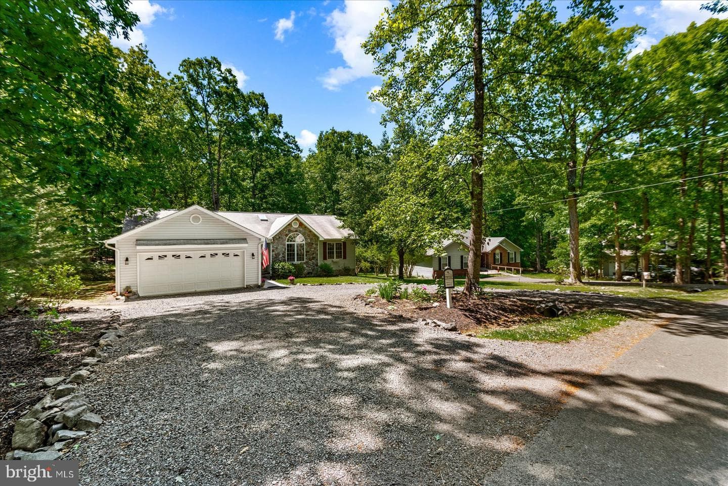 220 Creekside Drive photo 35