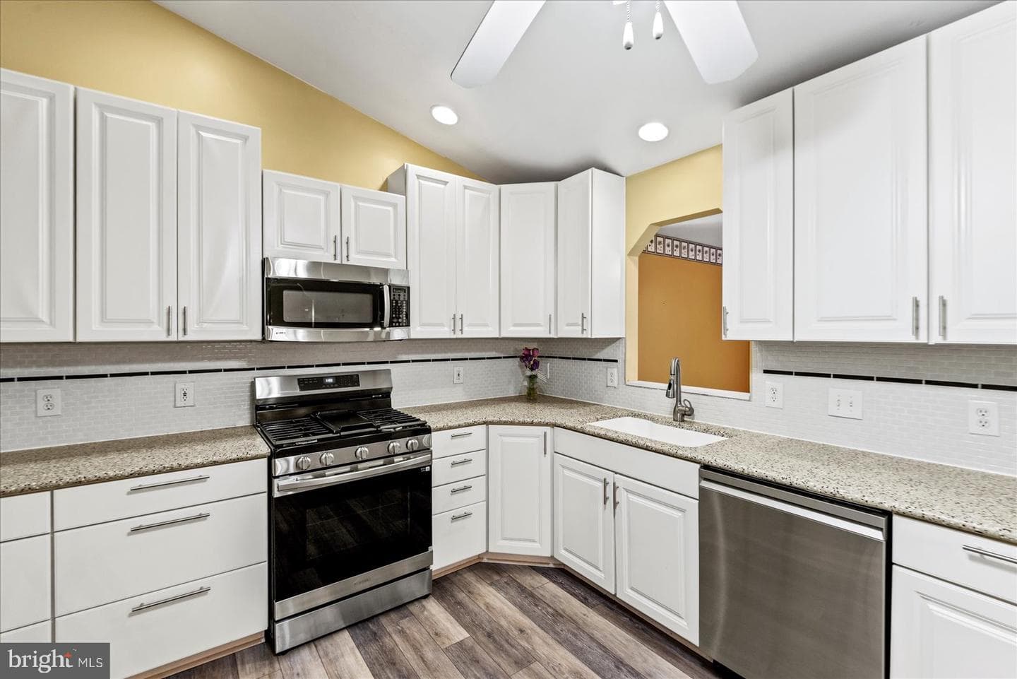 220 Creekside Drive photo 4