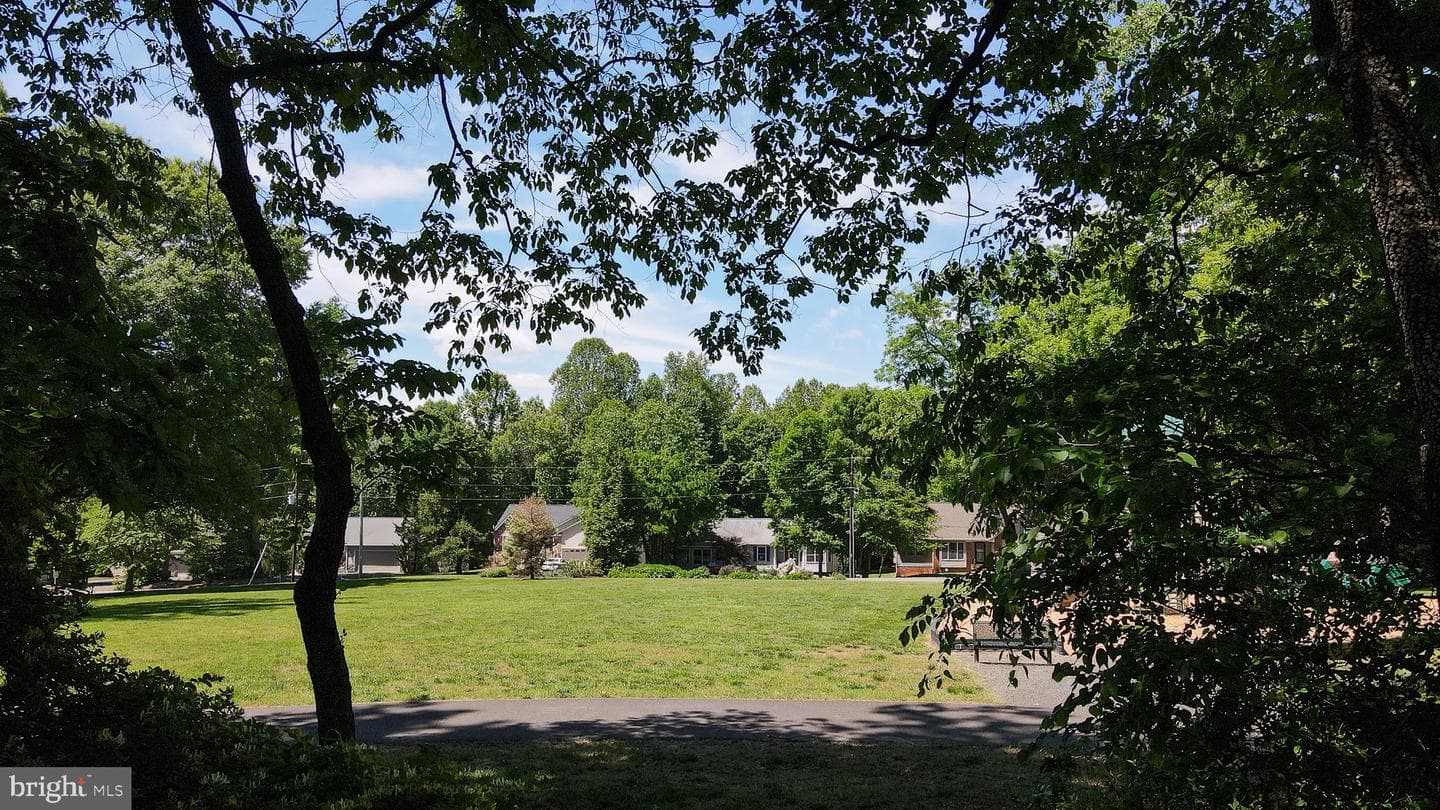 216 Spotswood Road photo 42