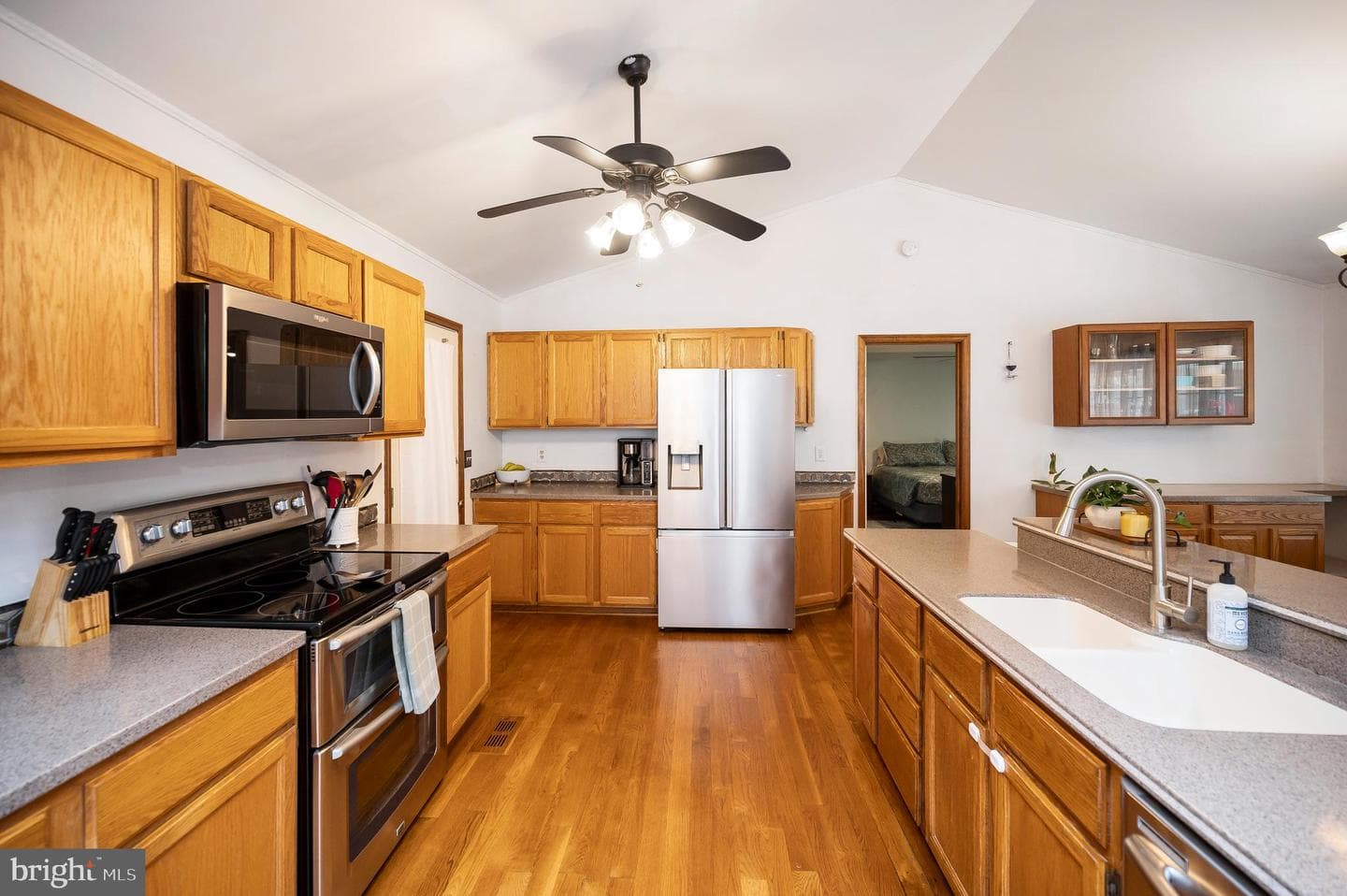 124 Republic Avenue photo 13