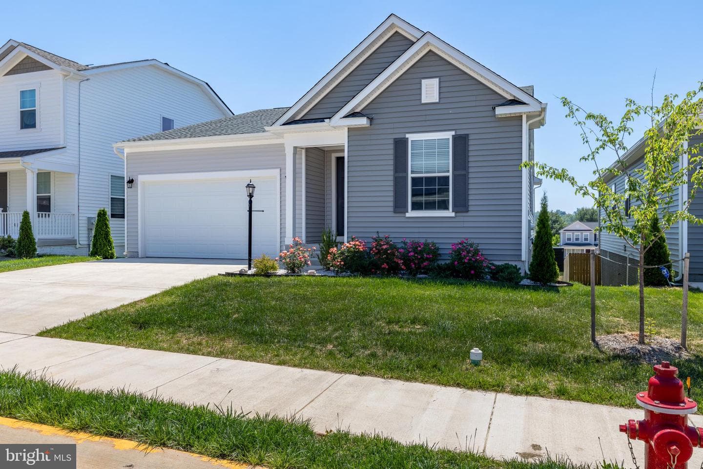 614 Clover Ln photo 3