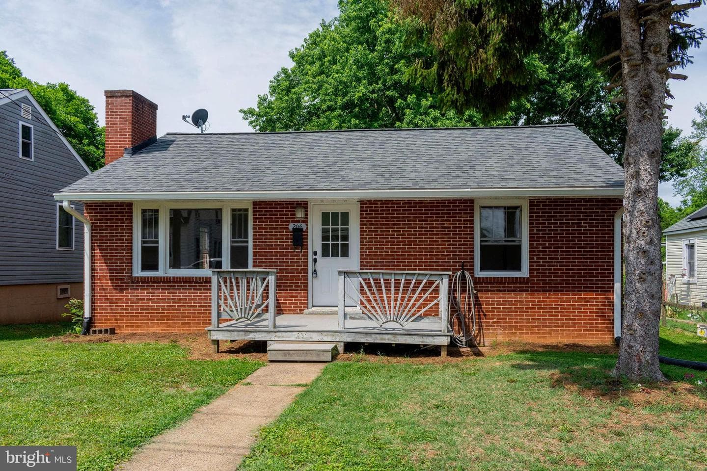 204 N Madison St photo 1