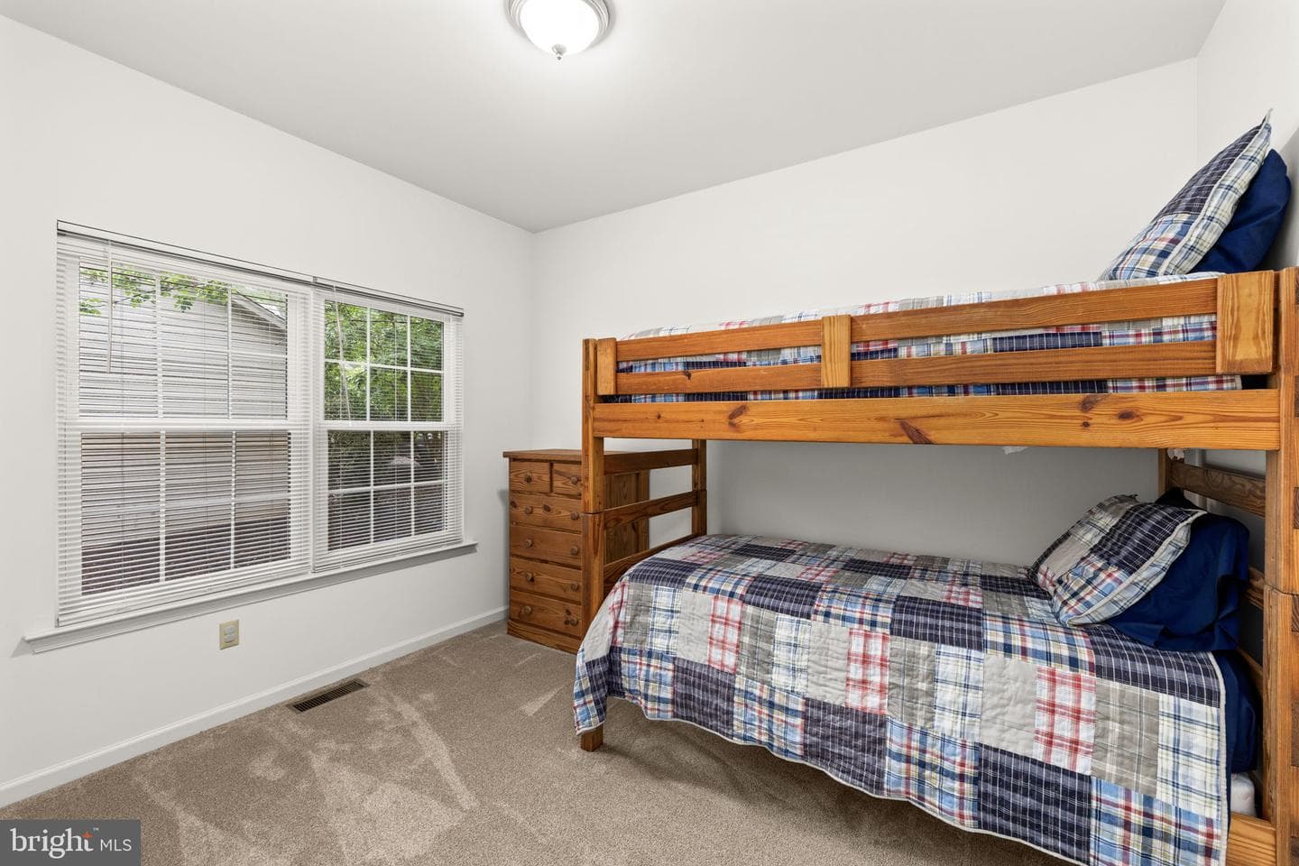 126 Yorktown Boulevard photo 32