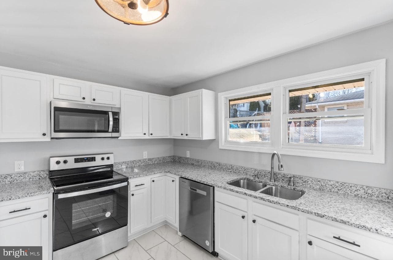 354 Berry Street photo 6