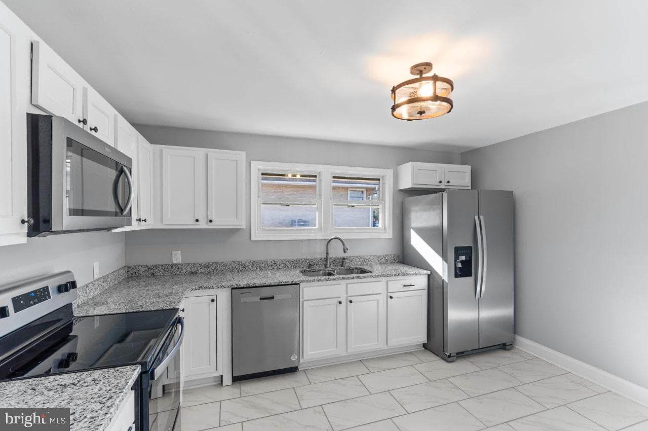 354 Berry Street photo 8
