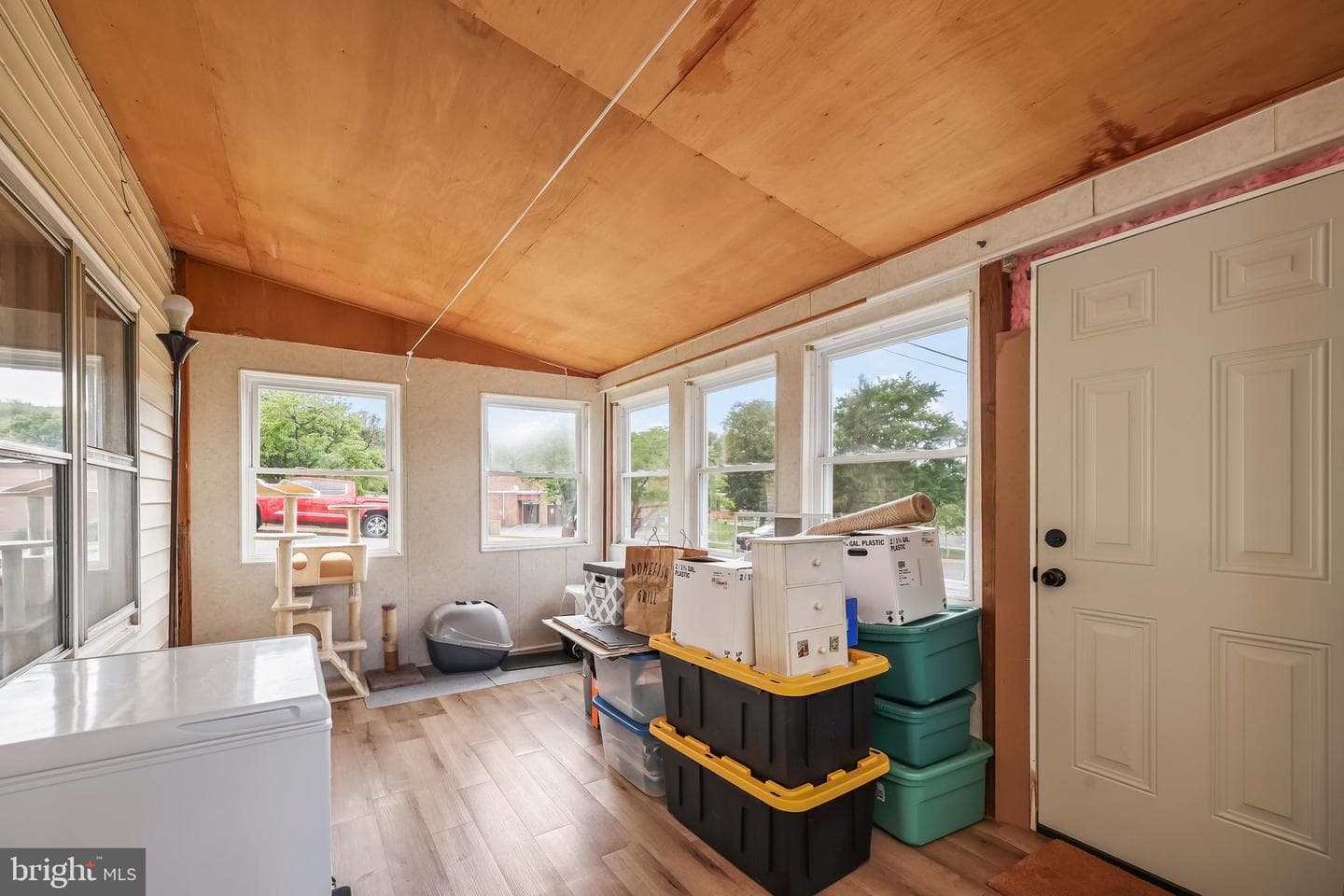 189 Newton Street photo 31