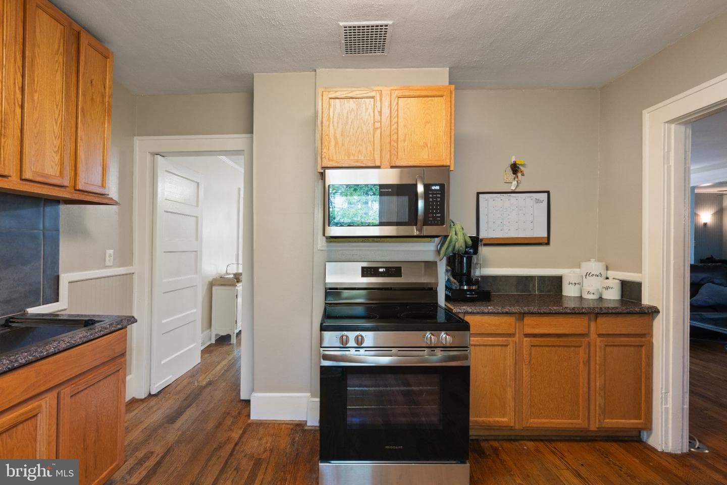 293 Caroline Street photo 14