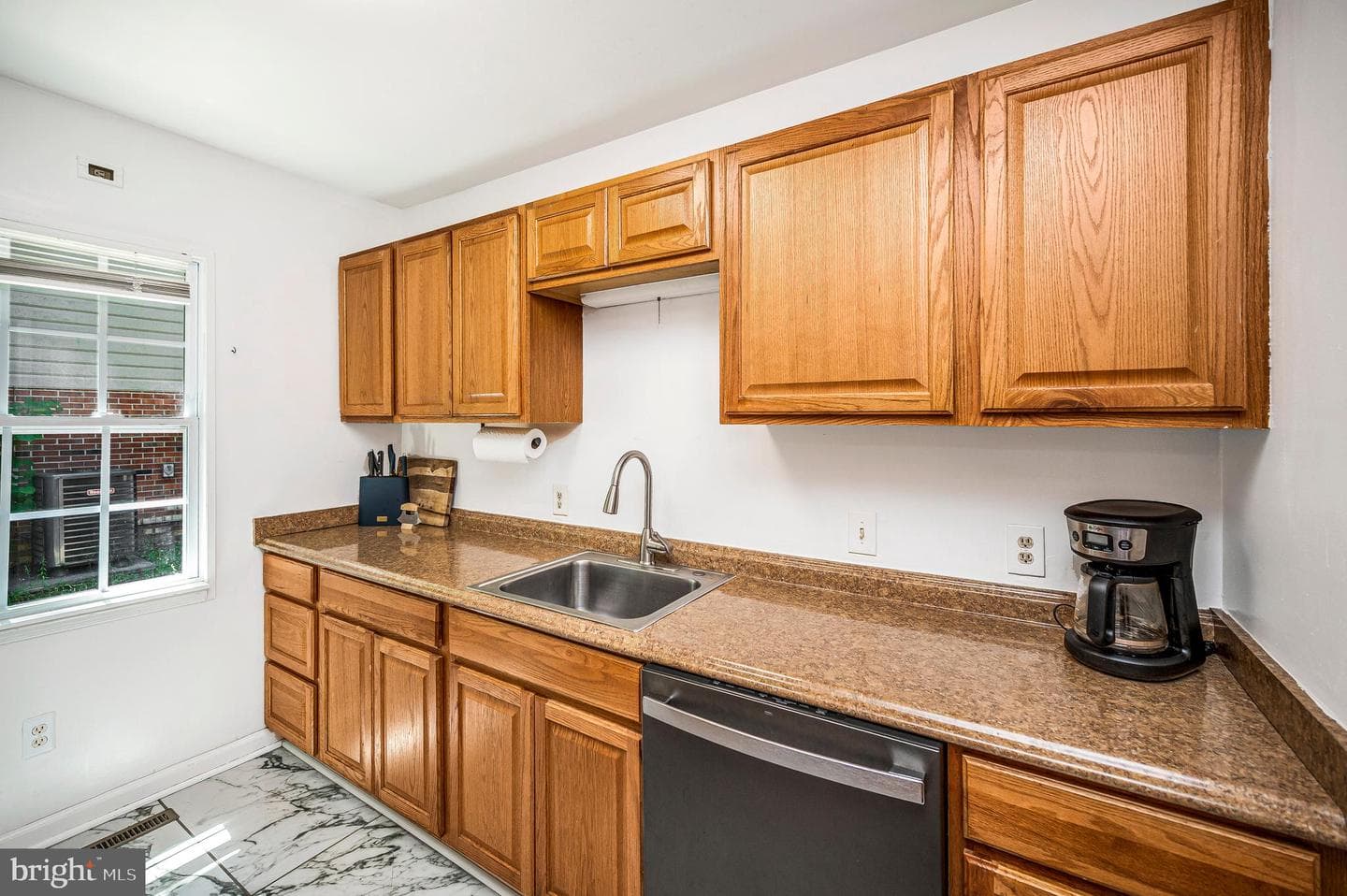 143 Jefferson Avenue photo 18