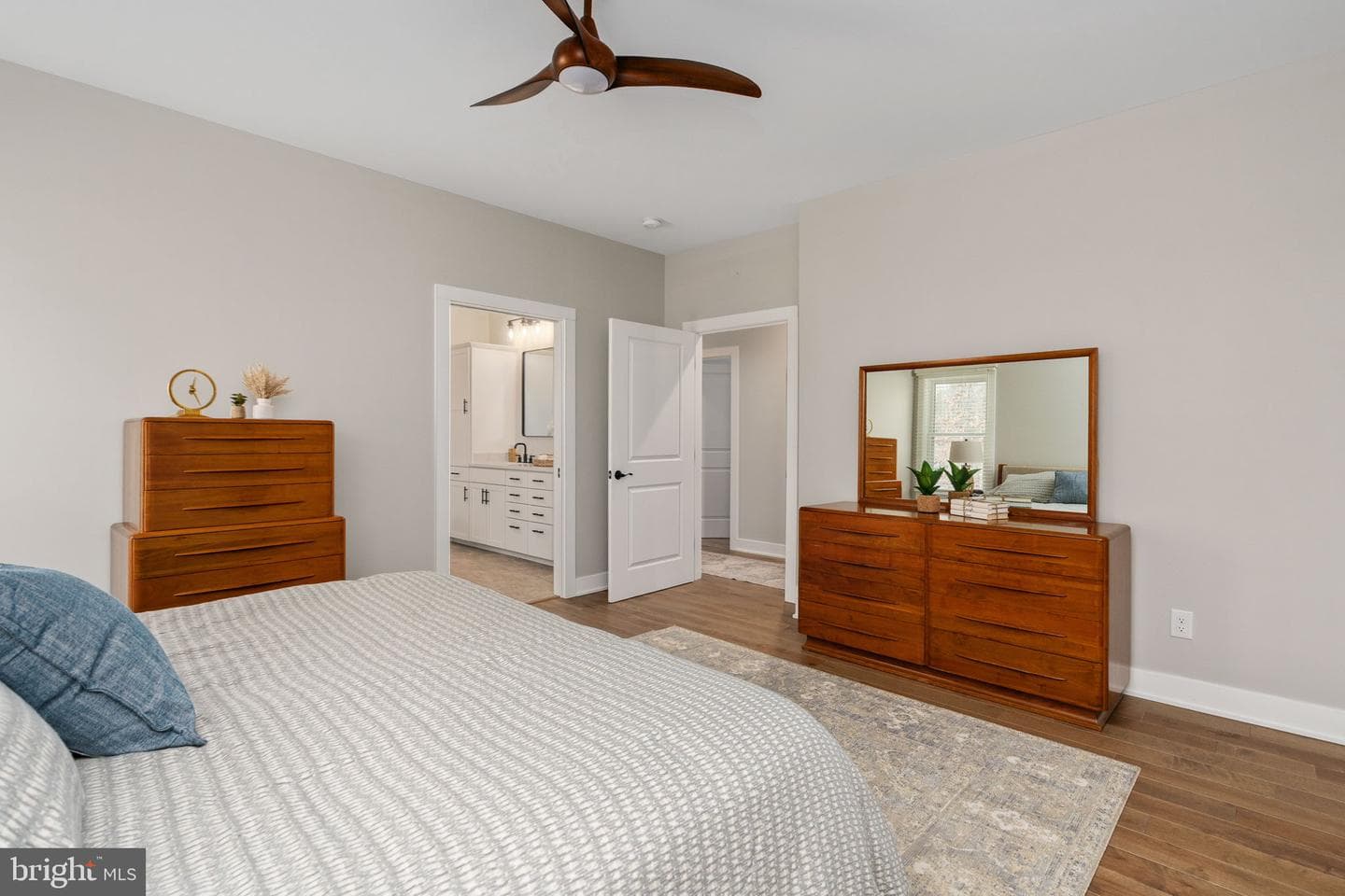 261 Washington Street photo 27