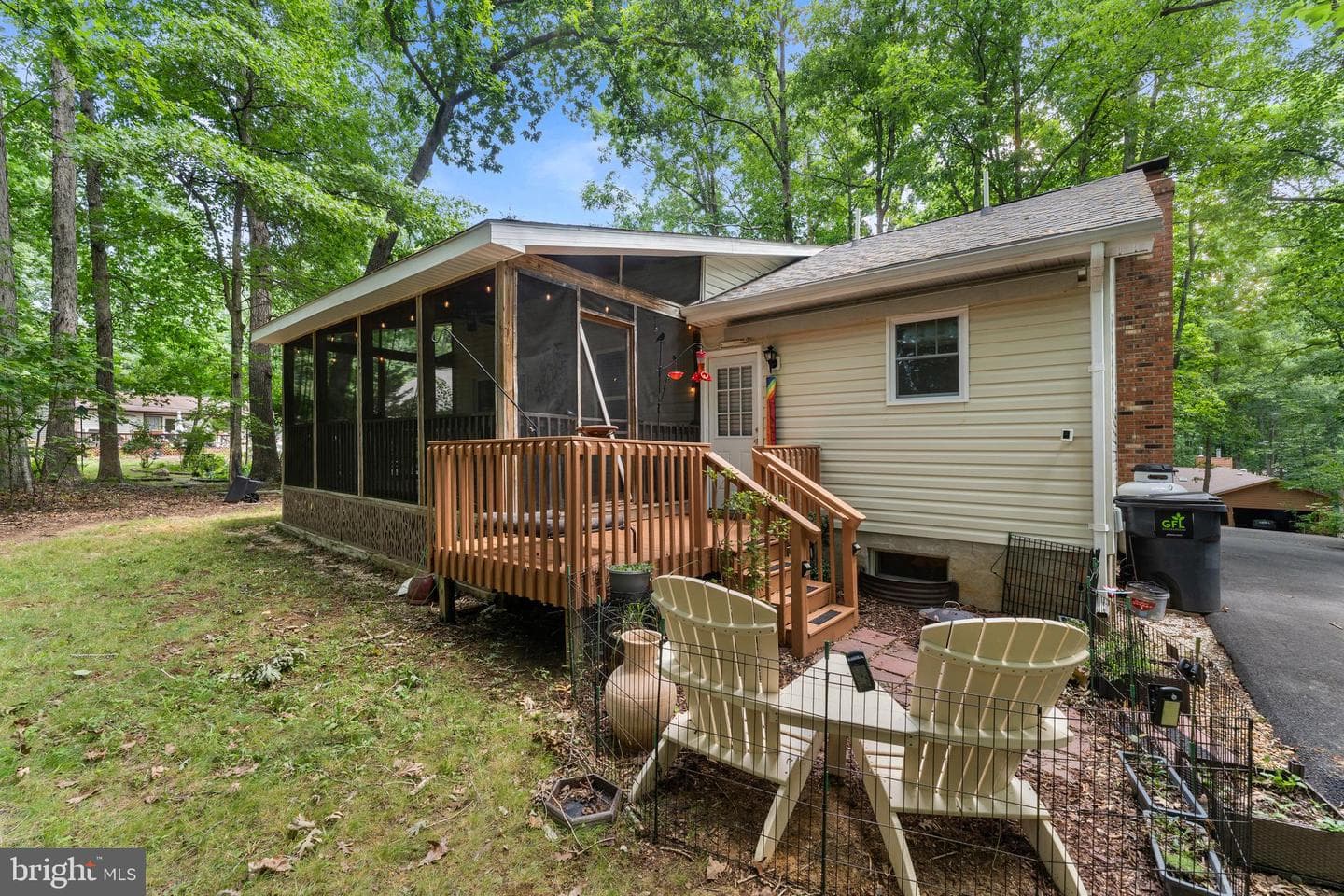 105 Tall Pines Avenue photo 32