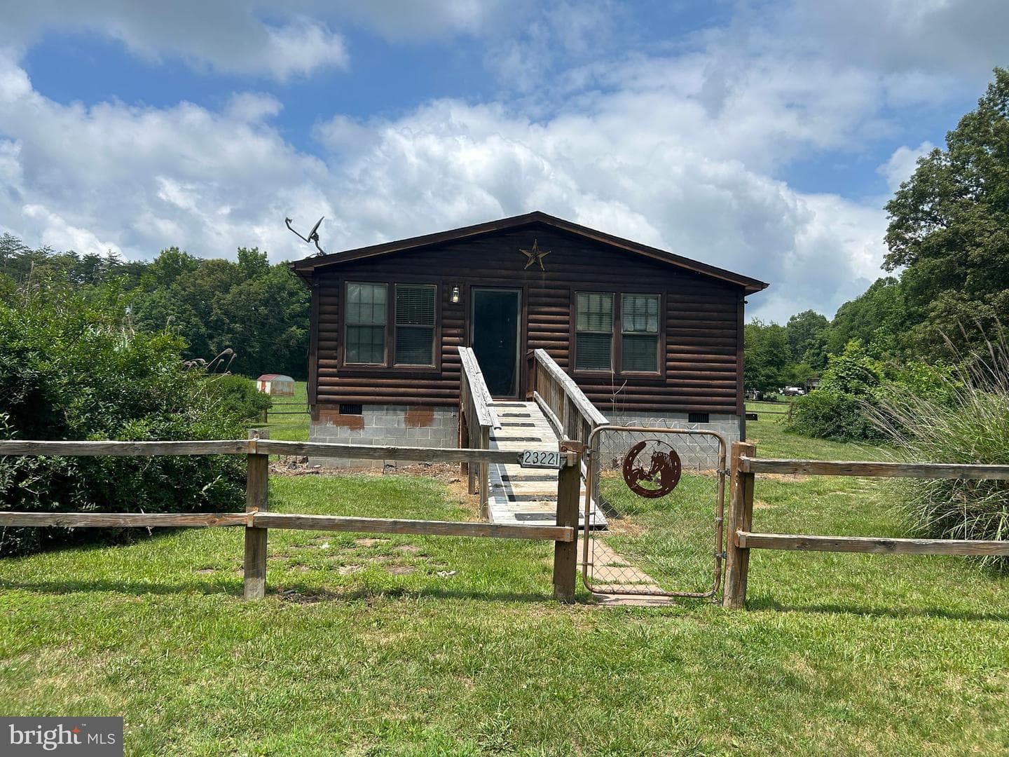 23221 Independence Road photo 39