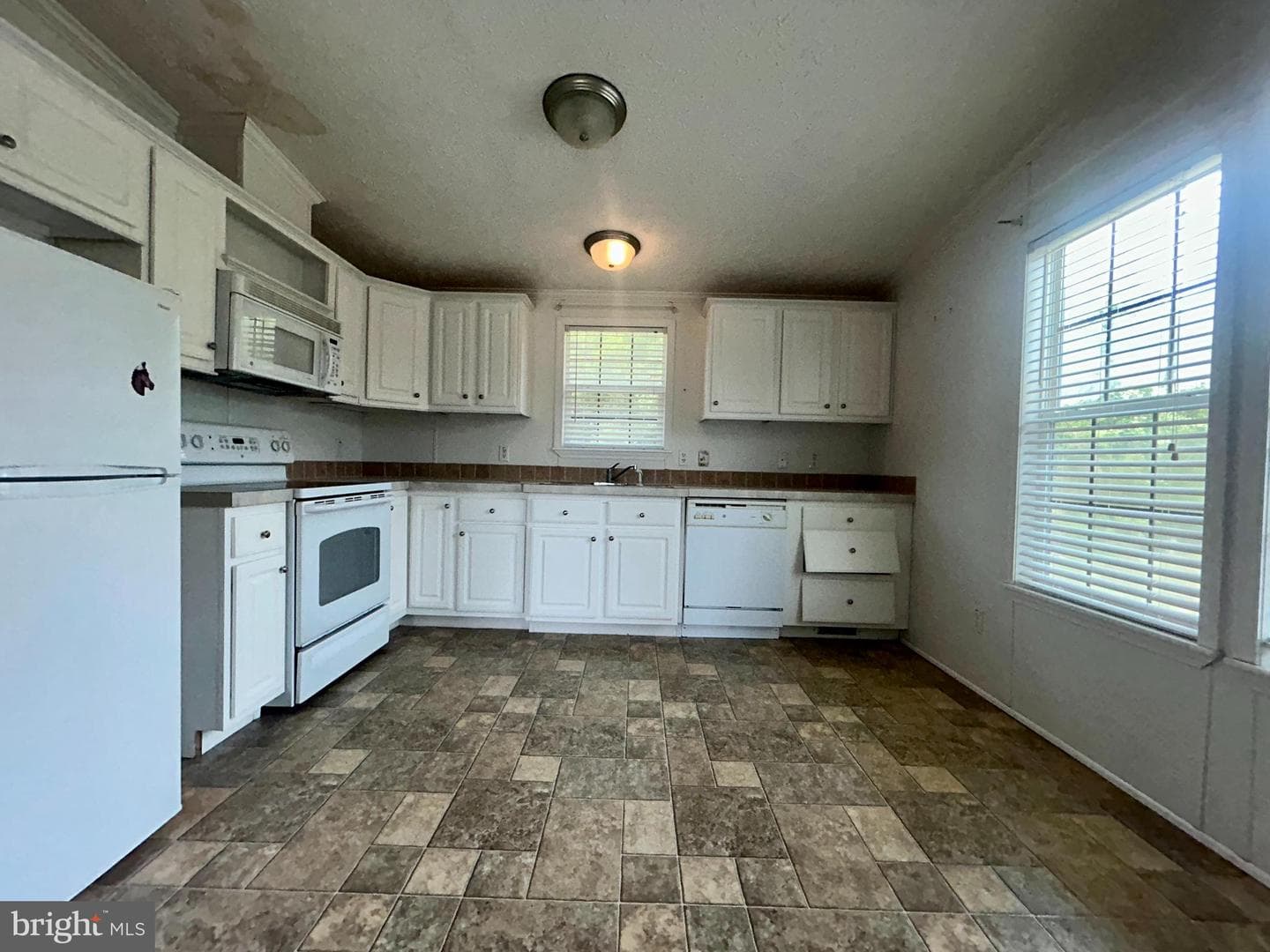 23221 Independence Road photo 56
