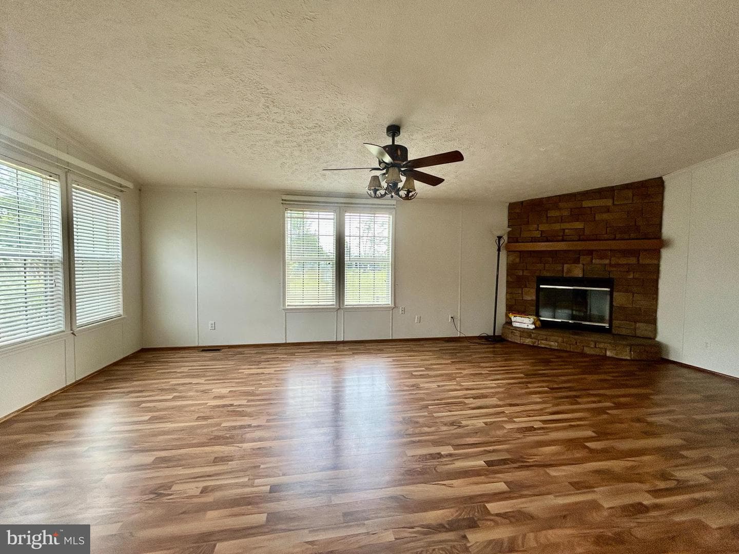 23221 Independence Road photo 8