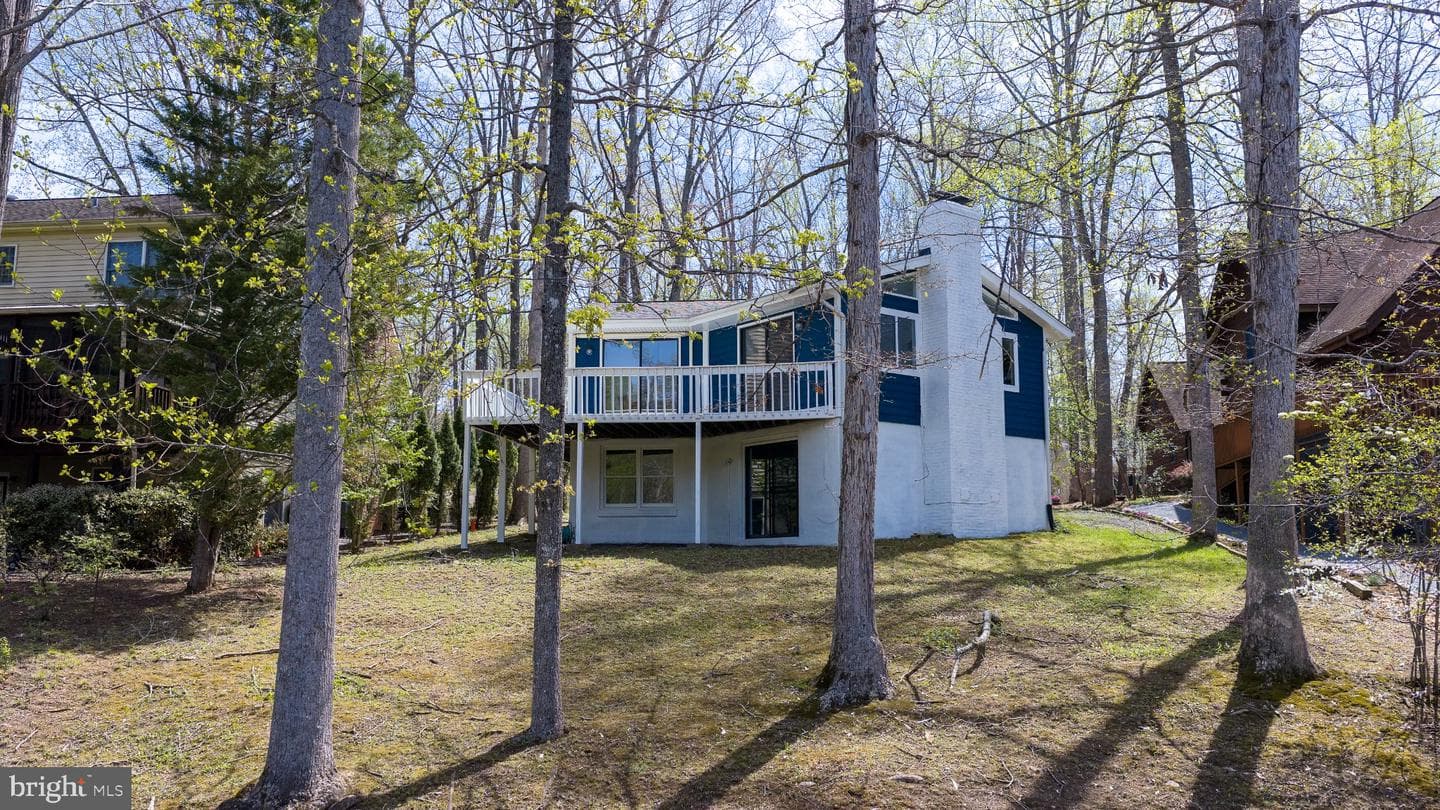 119 Larkspur Ln photo 3