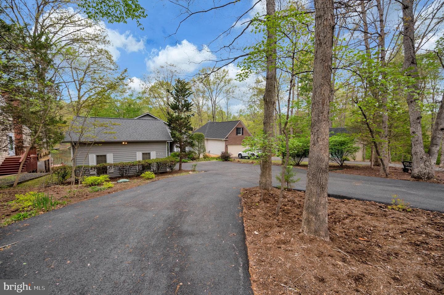 141 Larkspur Lane photo 6