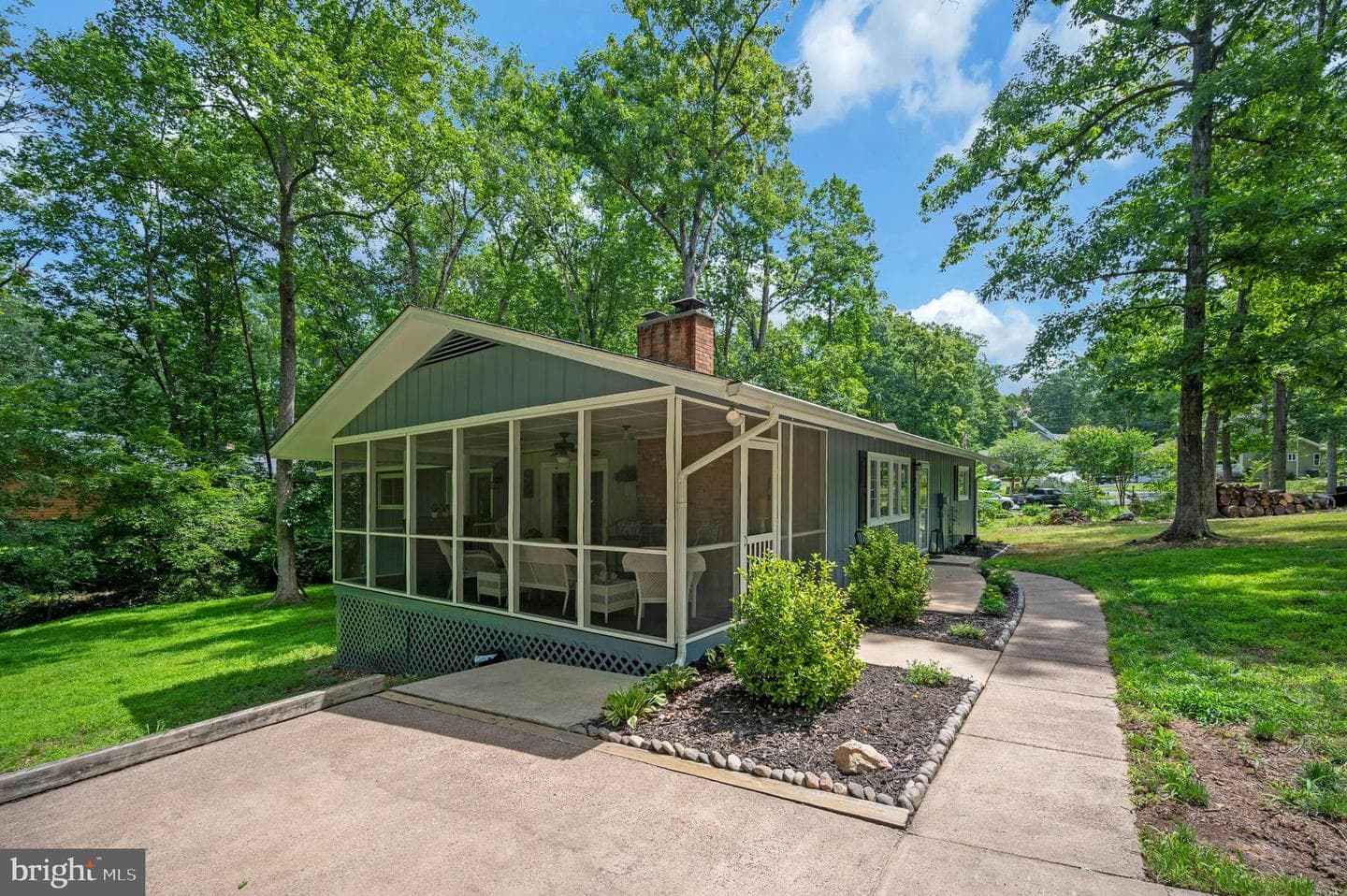 408 Birchside Circle photo 7