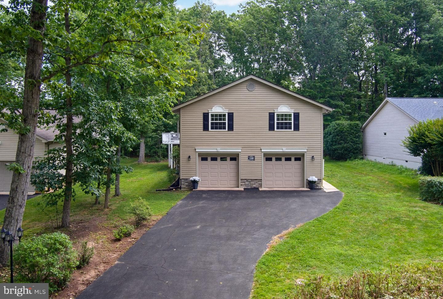 136 Eagle Court photo 6