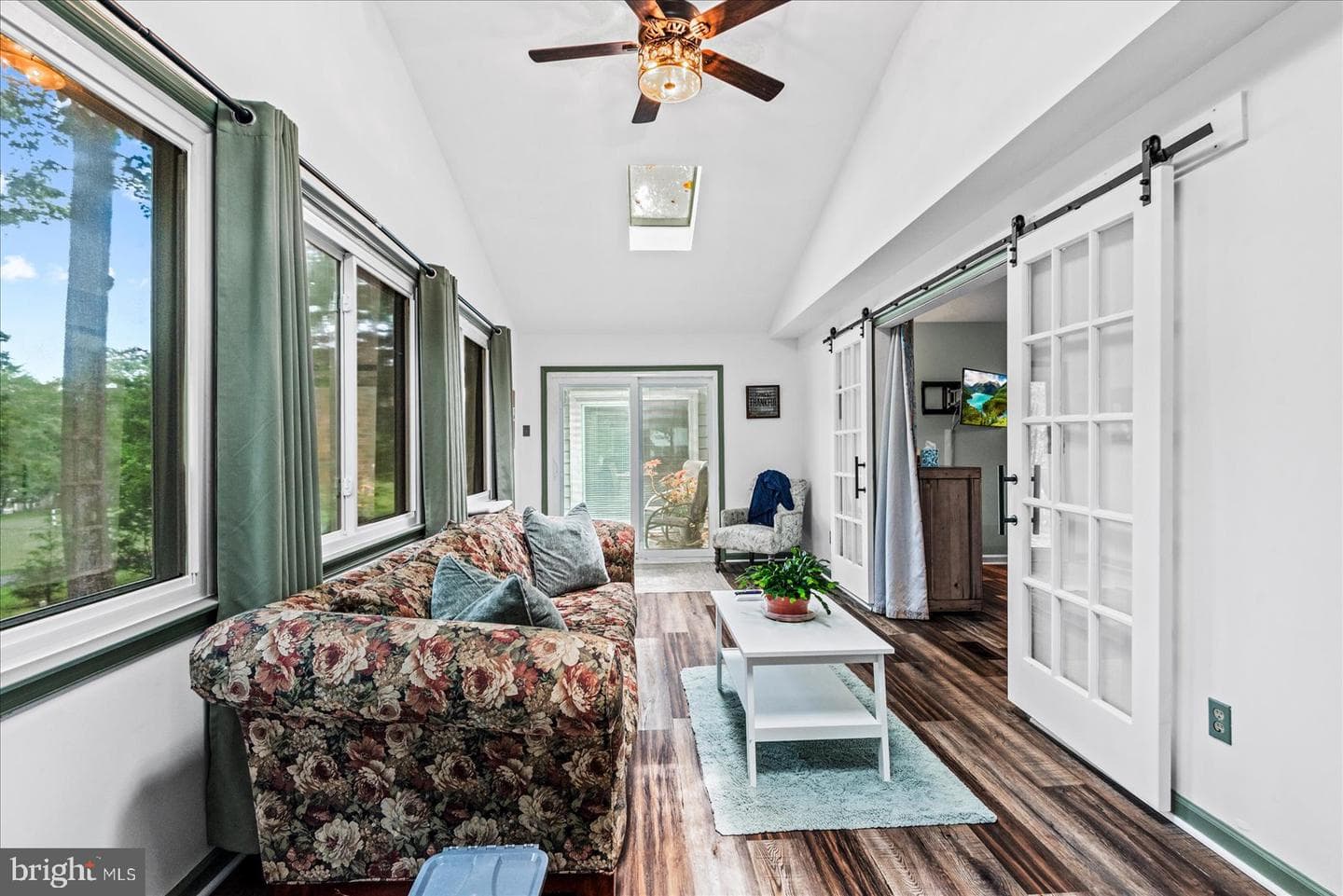 137 Eagle Court photo 27