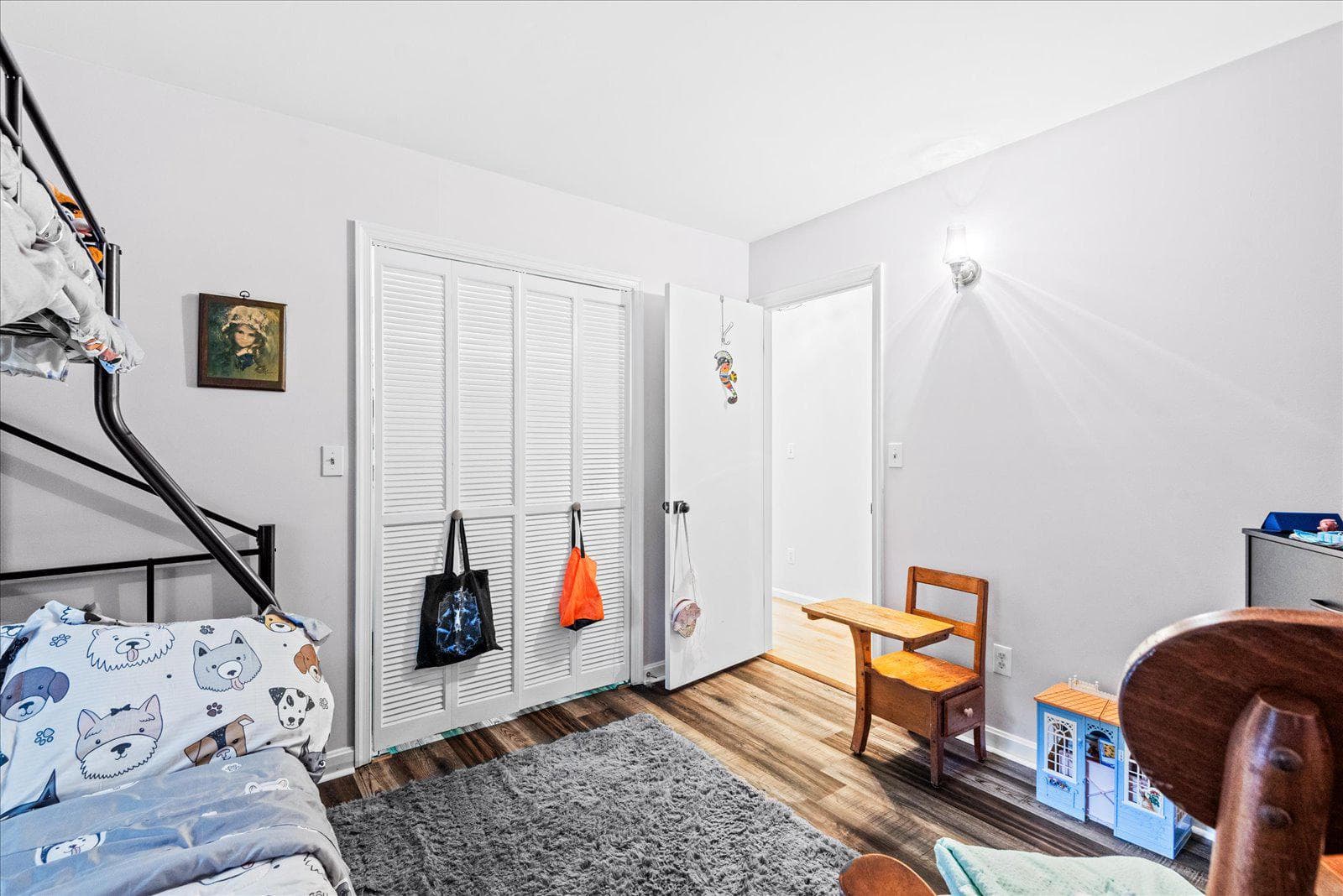 137 Eagle Court photo 33
