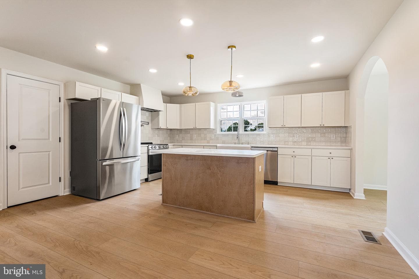 15381 Ridge Road photo 6