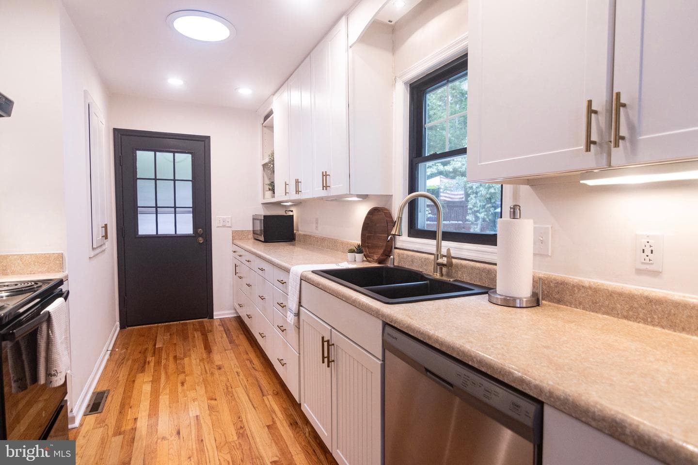 207 Madison Circle photo 16